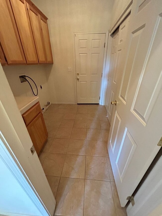 Building Photo - Solar, back house, single family home,