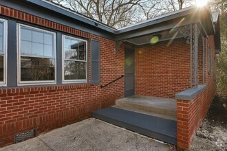 Building Photo - 205 Milledge Heights