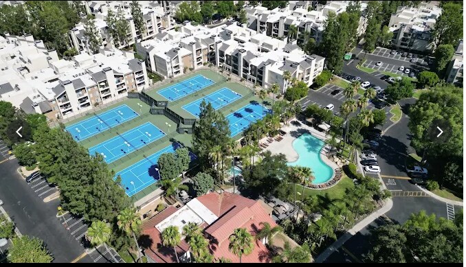 Tennis Courts & Main Pool - 5545 Canoga Ave
