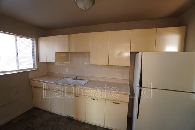 Building Photo - 2363 S Downing St