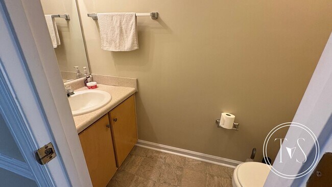 Building Photo - RATE DROP ALERT (was $$2600/month) and WINTER MOVE-IN SPECIAL: 50% OFF 1st MONTH'S RENT!**