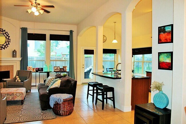 Building Photo - 99 E Lasting Spring Cir