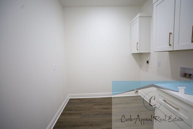 Building Photo - Luxury, new construction 3 bed, 2 bath home includes washer and dryer - Brookland!!