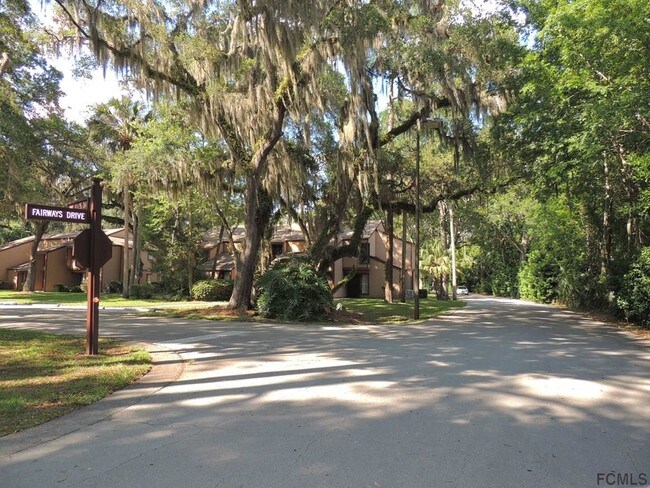 Building Photo - 13 Broadmore Cir