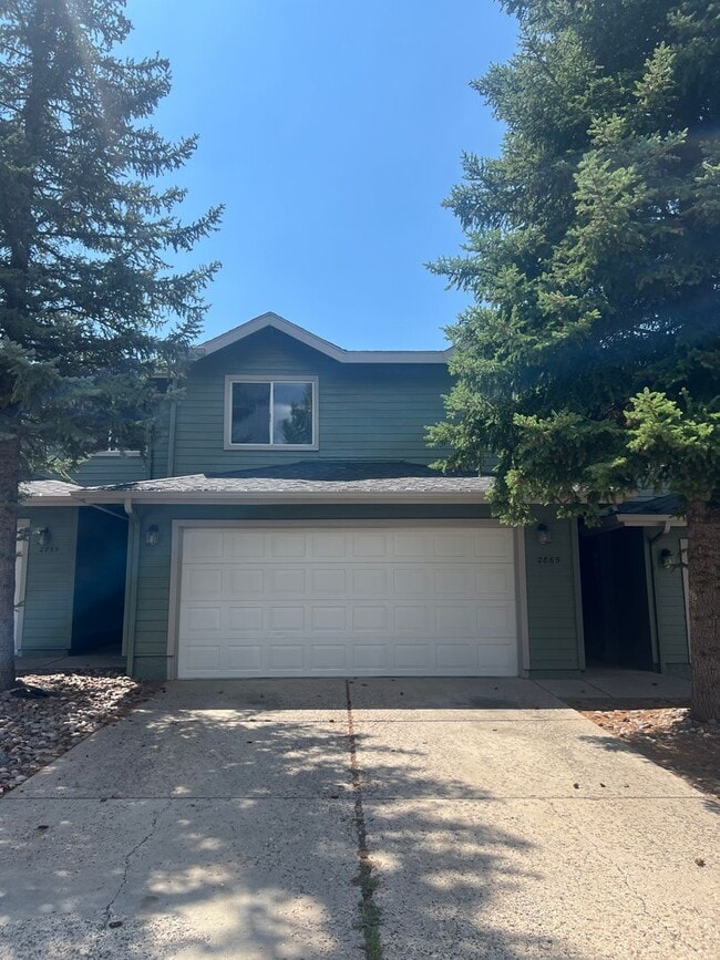 Building Photo - AVAILABLE NOW: 3 Bedroom Townhome Westside...