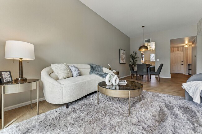 Building Photo - Sunny 2-Bed, 2-Bath Condo in Boulder’s Kin...