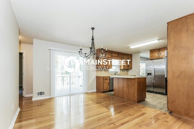Building Photo - 5 Bedroom Pet-Friendly Home in JONESBORO, GA with Main Street Renewal