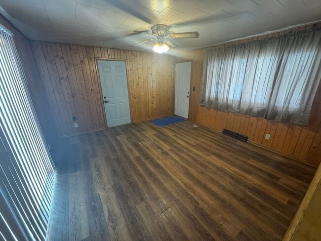 Building Photo - 934 S 28th St