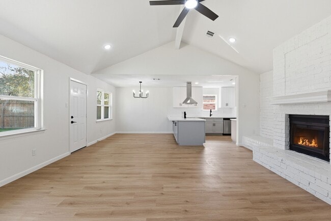 Building Photo - 7310 Sonnet Glen Ln