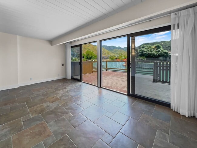 Building Photo - Video! Waterfront Townhouse w/Boat Dock!