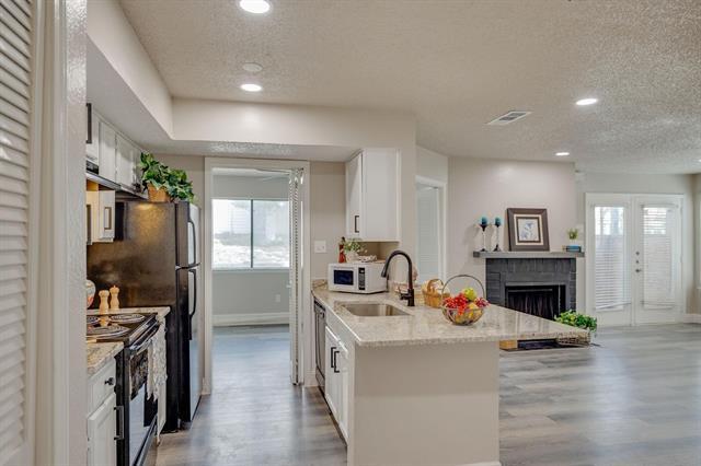 Building Photo - 2304 Balsam Dr