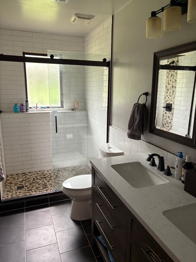 Building Photo - 4 Bed 2.5 Bath Home in North Boulder With ...