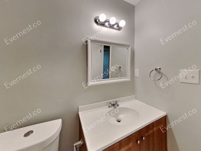 Building Photo - 239 Bellwood Ln