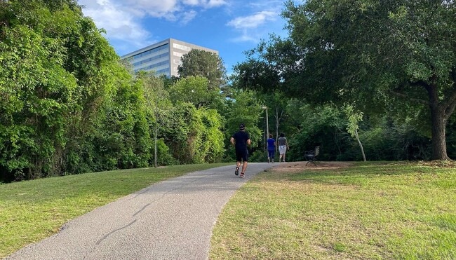 Building Photo - 1643 S Kirkwood Rd