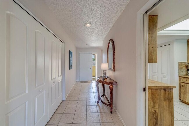 Building Photo - 8105 Bardmoor Pl