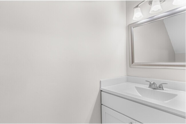 Building Photo - 1386 Sierra Dr