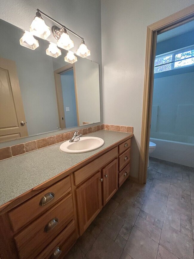 Building Photo - Impressive Home w/ 6 Bedrooms, Full Finished Basement, Lawn Care Included!