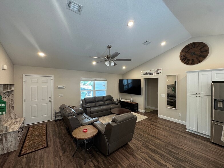 Building Photo - 6587 Park Ave NW