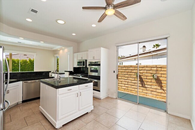 Kitchen - 69457 Turnberry Ct