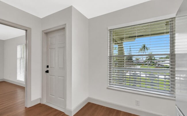 Building Photo - 1140 Mahogany Way