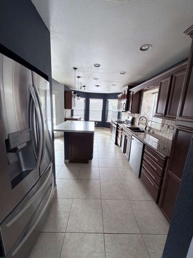 Building Photo - 9305 Brookstone Ct