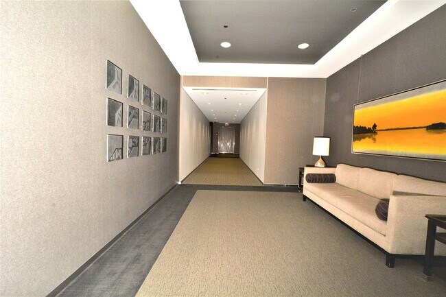 Building Photo - 65 E Monroe St