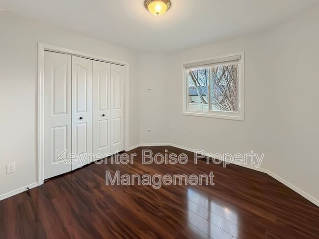 Building Photo - 2807 Mink Pl