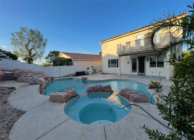 Building Photo - 2289 Surrey Meadows Ave