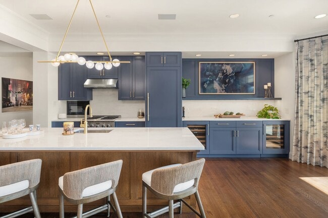 Building Photo - 5bd/5.5ba Yarrow Point Home