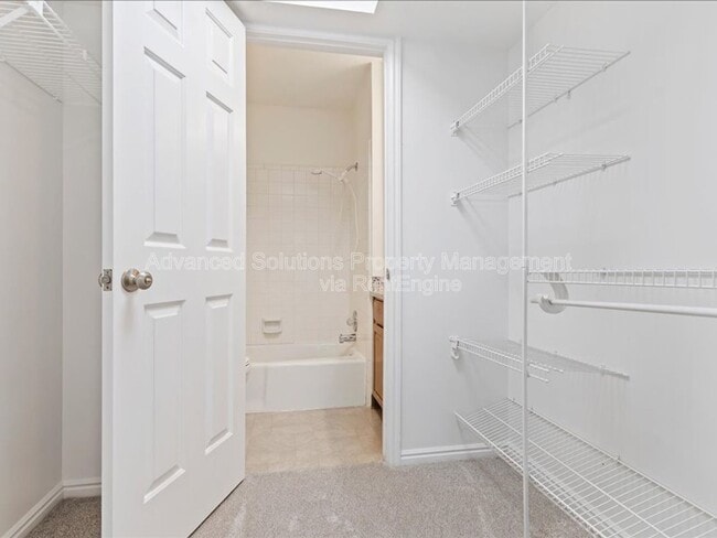 Building Photo - 9132 S Scirlein Dr