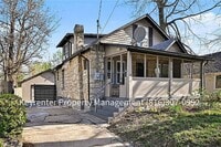 Building Photo - 4 Bedroom 2 bath