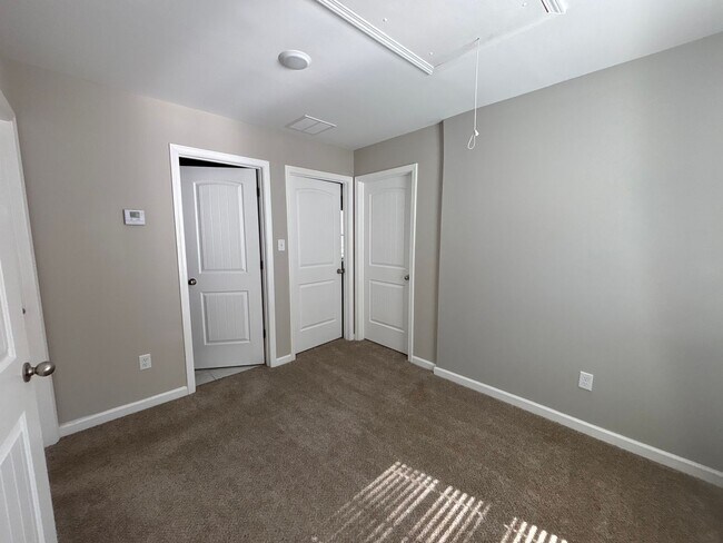Building Photo - JUST CONSTRUCTED IN CORDOVA!