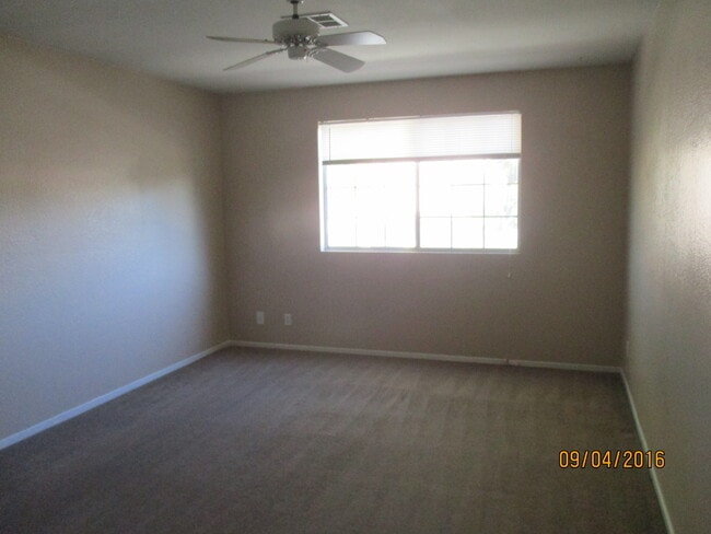 Building Photo - Stone Canyon Townhome located in GREEN VALLEY!