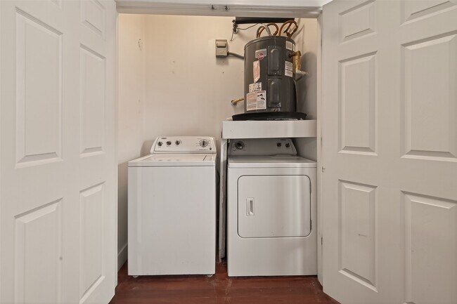 Building Photo - 1342 Rutland St