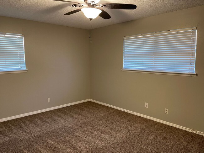 Building Photo - 3 bed room home for rent in Moore!  2 bath...