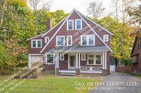 Building Photo - Beautifully restored 4-bedroom duplex !