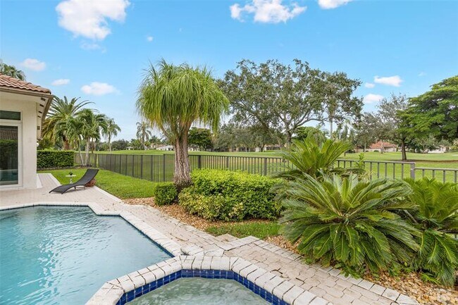 Building Photo - 2534 Golf View Dr