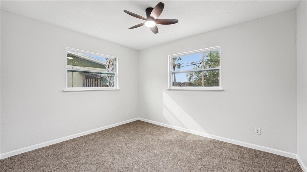 Building Photo - 4800 Key Largo Dr W