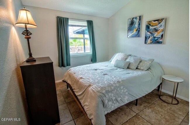 Building Photo - 713 Nita Fay Dr