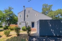Building Photo - GORGEOUS REMODELED 3 BED CONDO IN GATE COM...