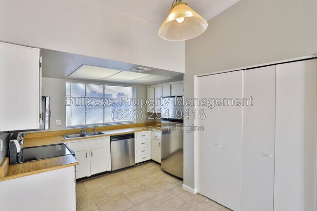 Building Photo - 1540 W Mercer Ln