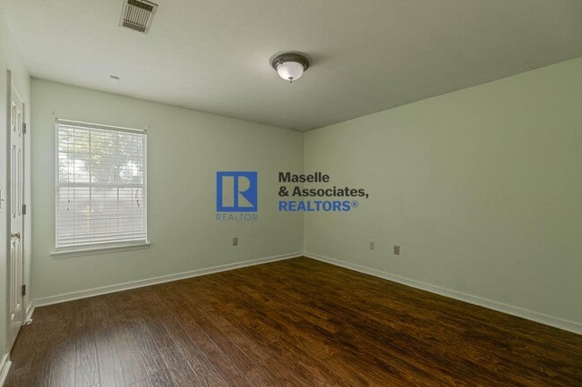 Building Photo - 2 Bed/1 Bath in Barnett Bend in Brandon