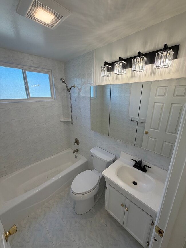 Building Photo - Charming Single-Family Home in the Heart of Millbrae Meadows