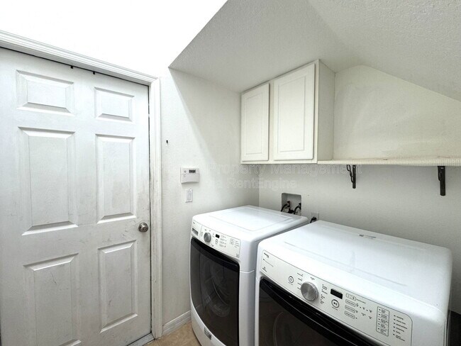 Building Photo - 10108 Marsh Pine Cir