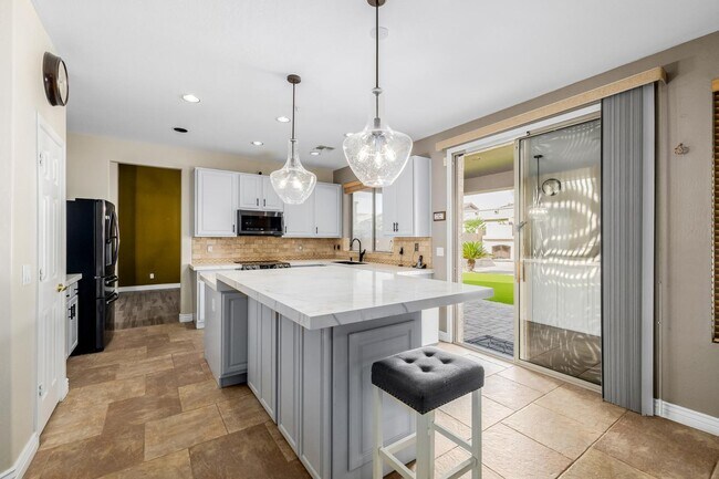 Building Photo - 7740 E Phantom Way