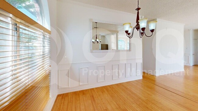Building Photo - 6717 Smallwood Dr