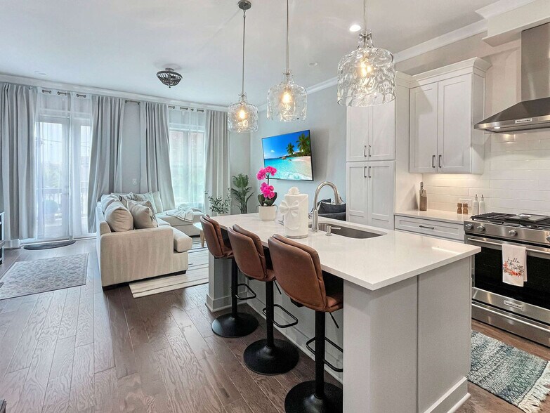 Building Photo - 401 Upper E Ave