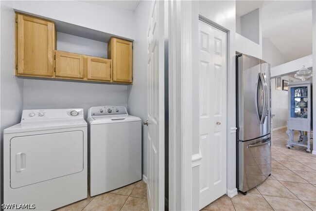 Building Photo - 5778 Greenwood Cir