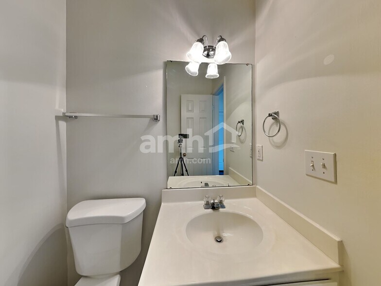 Building Photo - 117 Eagleston Ln