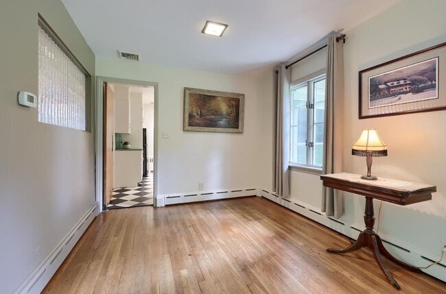 Building Photo - 376 Arbor Rd